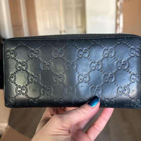 Authentic Gucci Wallet - Picture 2 of 4